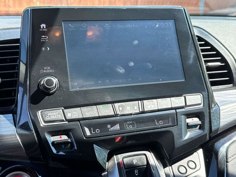 Used 2024 Honda Odyssey Elite image 4