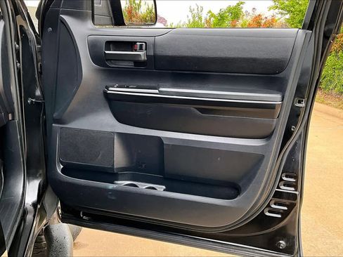 Used 2019 Toyota Tundra SR5 w/ SR5 Upgrade Package AWD/4WD image 25