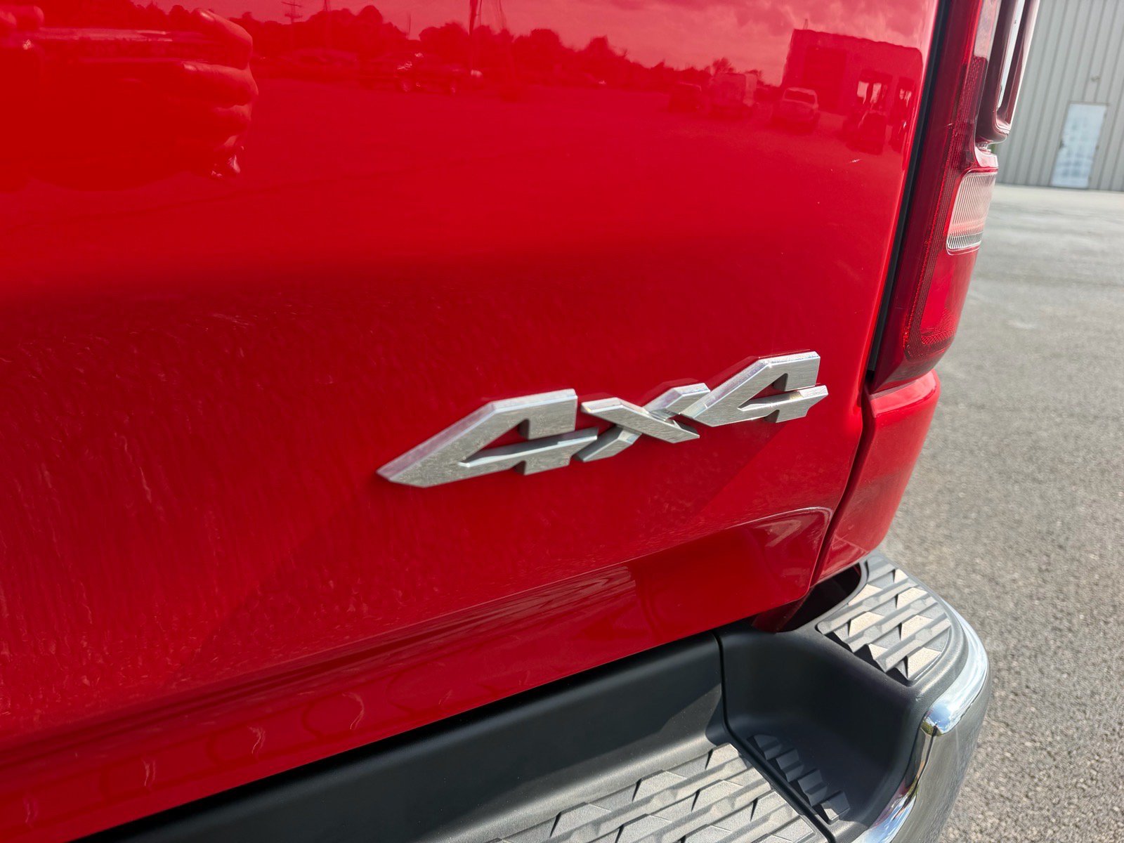 Used 2021 RAM 1500 Laramie AWD/4WD image 15