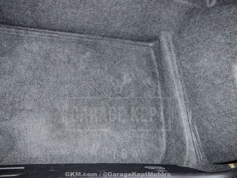 Used 2010 Lincoln Town Car Signature Limited image 95