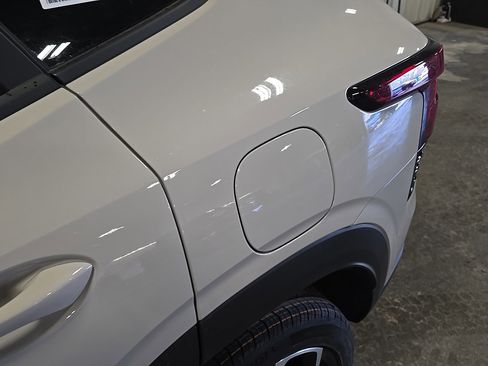 New 2026 Chevrolet Trax RS w/ Sunroof Package image 7