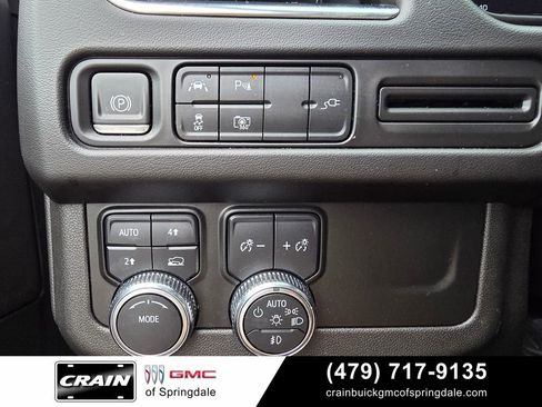 Used 2022 GMC Yukon XL SLT w/ SLT Premium Package AWD/4WD image 12