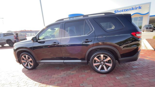 Used 2025 Honda Pilot Elite image 7