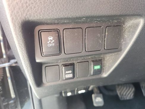 Used 2018 Nissan Rogue Sport S AWD/4WD image 11