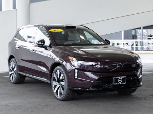 New 2025 Volvo EX90 Ultra image 2
