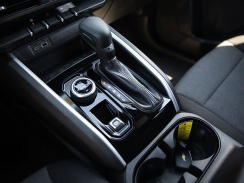Used 2025 Chevrolet Colorado Trail Boss AWD/4WD image 17