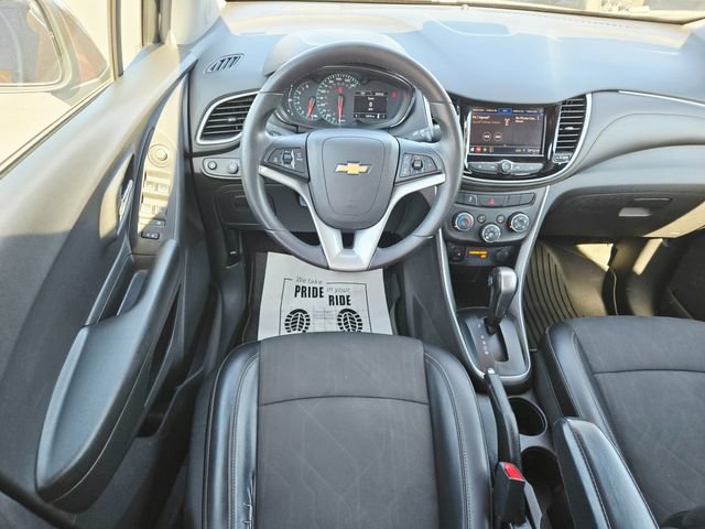 Used 2021 Chevrolet Trax LT w/ LT Convenience Package FWD image 11