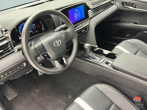 Used 2026 Toyota Camry SE FWD image 12