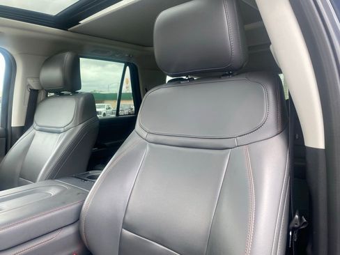 Used 2025 Ford Expedition Active image 11