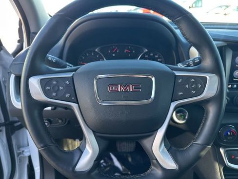 Used 2024 GMC Terrain SLT image 19