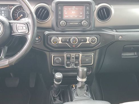 Used 2021 Jeep Gladiator Sport AWD/4WD image 15