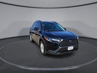 Used 2022 Toyota Corolla Cross LE FWD video 2