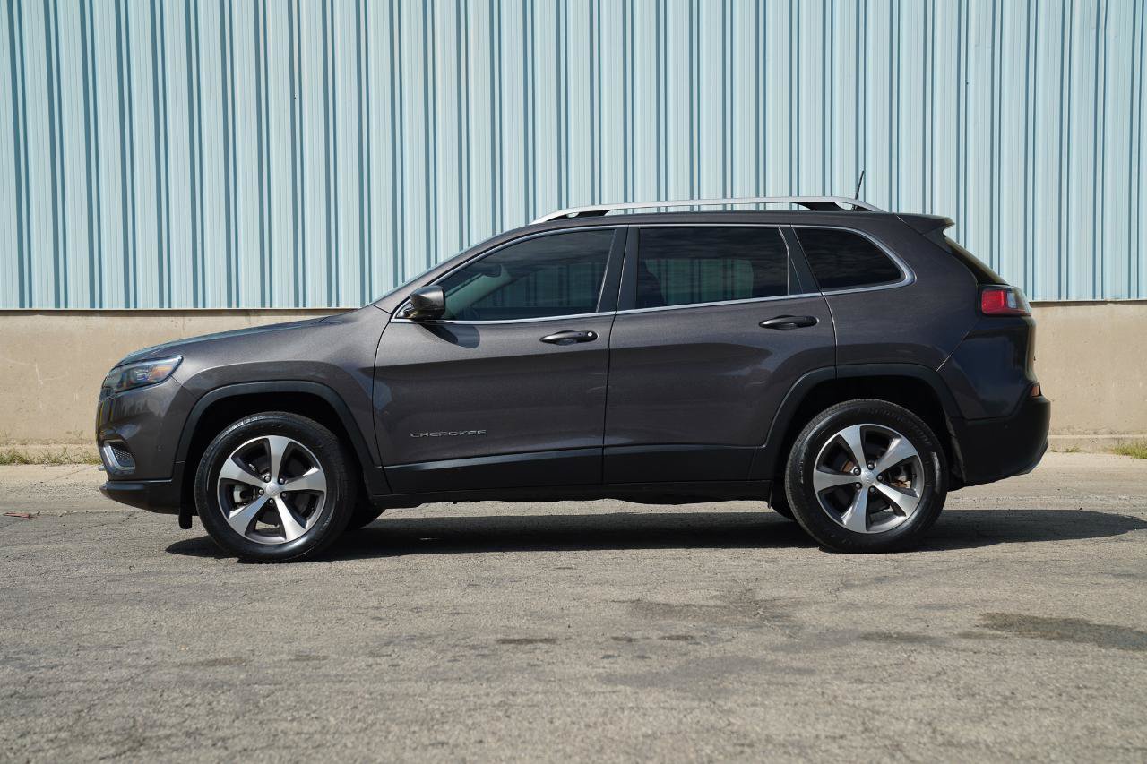 Used 2021 Jeep Cherokee Limited w/ Elite Package AWD/4WD image 10