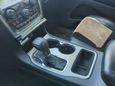Used 2017 Jeep Grand Cherokee Altitude AWD/4WD image 22