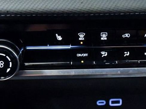 Used 2026 Chevrolet Equinox LT image 17