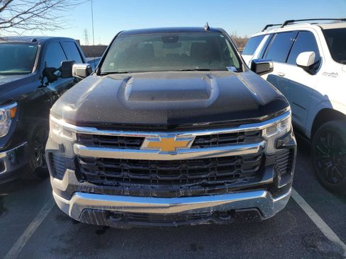 Used 2022 Chevrolet Silverado 1500 LT image 2