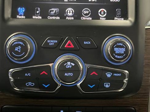 Used 2017 RAM 1500 Laramie image 22