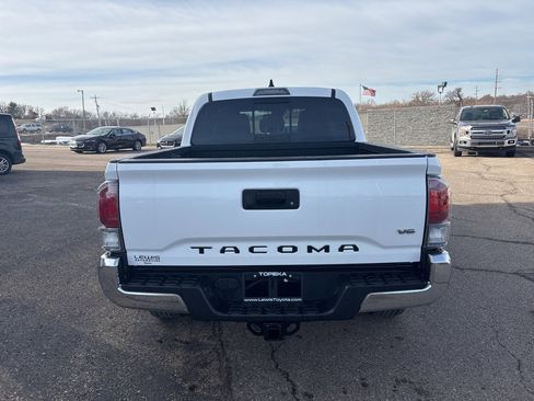 Used 2023 Toyota Tacoma TRD Off-Road image 6