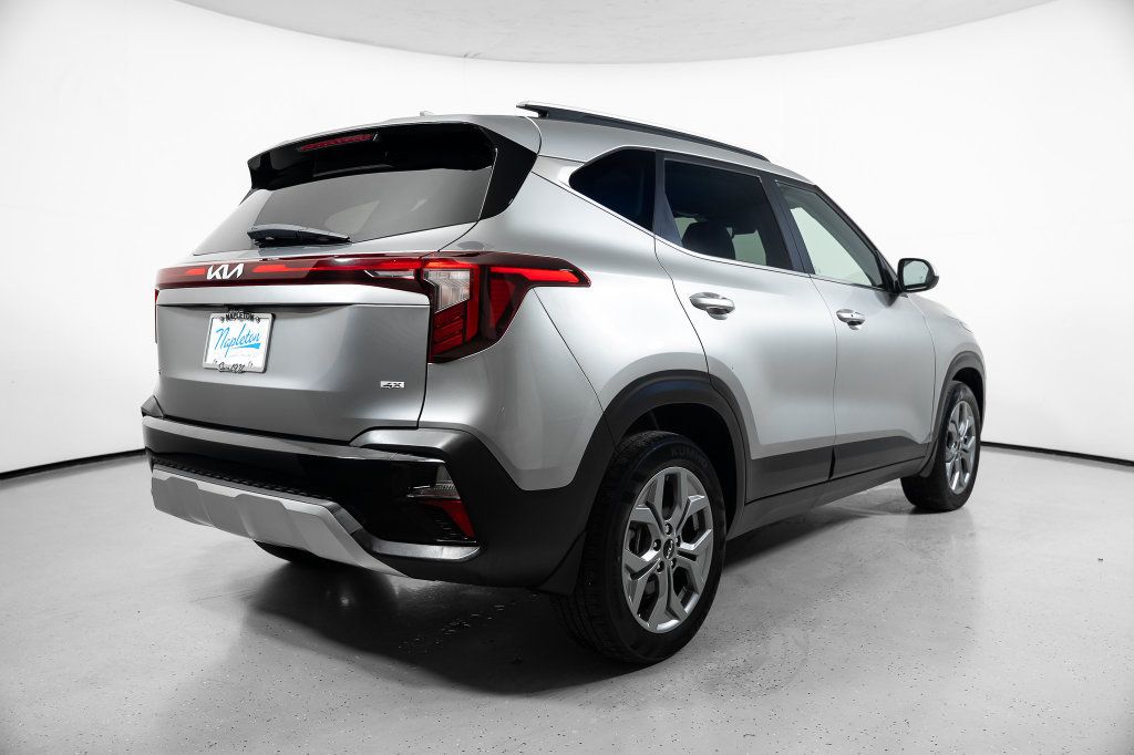 Used 2024 Kia Seltos S AWD/4WD image 8