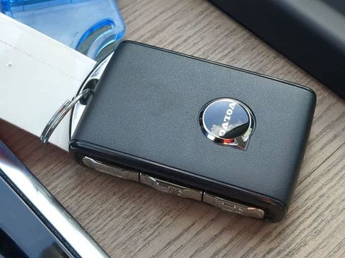 New 2026 Volvo XC60 B5 Plus w/ Protection Package Premier image 32