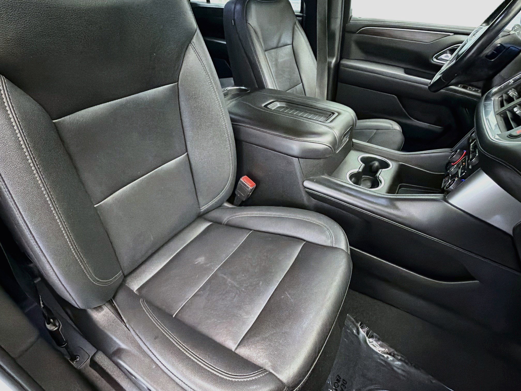 Used 2022 Chevrolet Suburban LT w/ Luxury Package RWD image 15