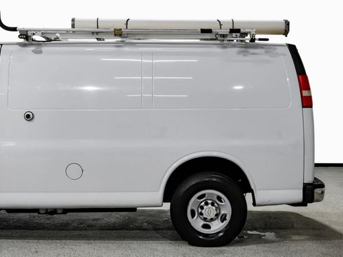 Used 2014 Chevrolet Express 2500 w/ Cold Climate Package RWD image 13