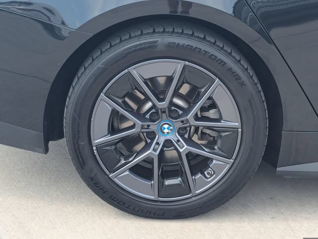 Used 2024 BMW i4 eDrive35 w/ Premium Package RWD image 10
