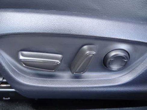 Used 2024 Toyota Camry SE FWD image 7