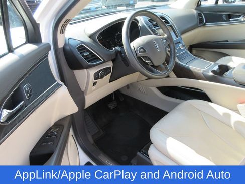 Used 2018 Lincoln MKX Reserve w/ Driver Assistance Package FWD image 12