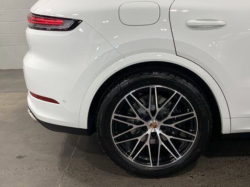New 2026 Porsche Cayenne image 36