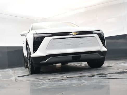 New 2026 Chevrolet Blazer EV LT AWD/4WD image 18