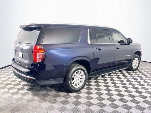 Used 2022 Chevrolet Suburban LT image 8