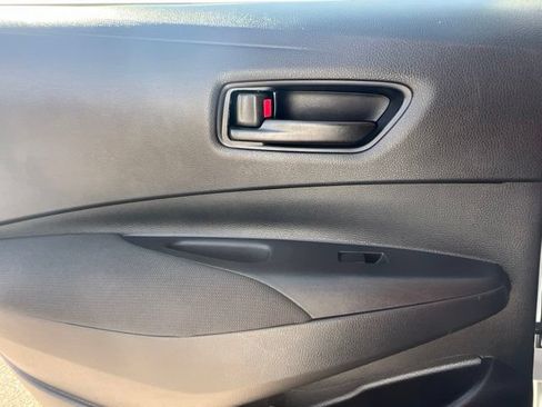 Used 2025 Toyota Corolla LE FWD image 30