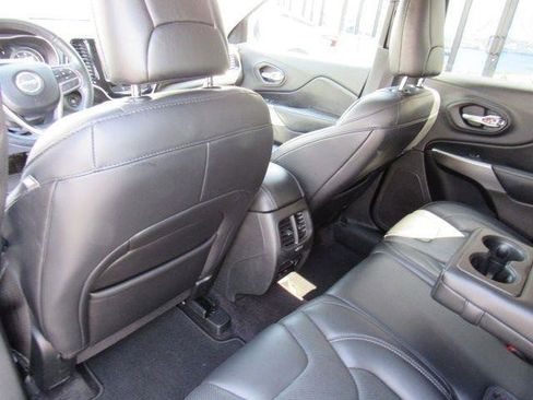 Used 2019 Jeep Cherokee Limited AWD/4WD image 17