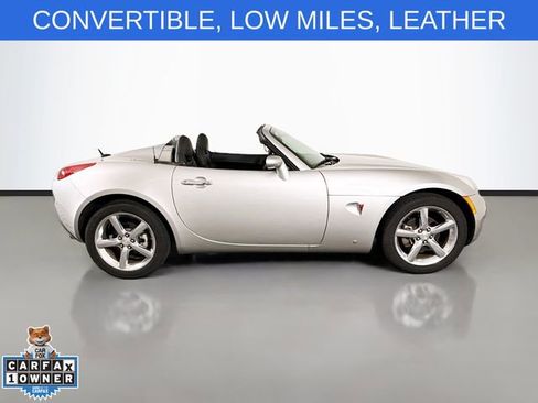 Used 2009 Pontiac Solstice Convertible w/ Premium Package RWD image 8
