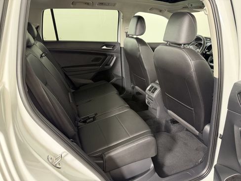 Used 2018 Volkswagen Tiguan SEL AWD/4WD image 21