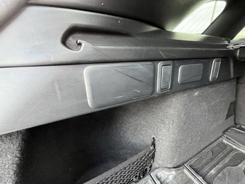 Used 2021 Land Rover Range Rover Velar S image 33