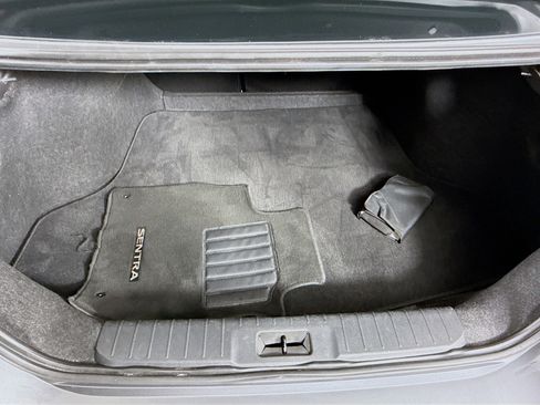 Used 2024 Nissan Sentra SV FWD image 31