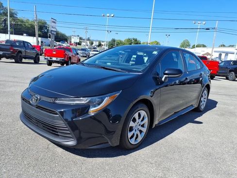 Used 2024 Toyota Corolla LE image 8