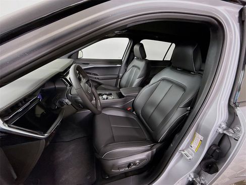 Used 2025 Jeep Wagoneer S Limited image 23