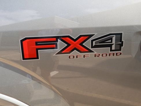 Certified 2019 Ford F150 Lariat w/ Equipment Group 502A Luxury image 32