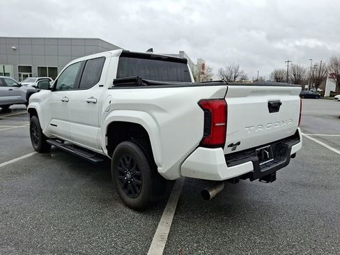 Certified 2025 Toyota Tacoma SR5 image 4