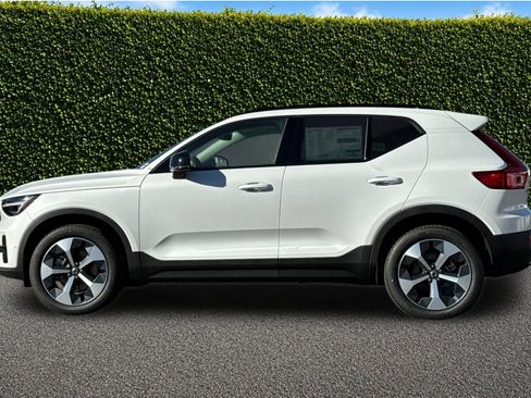 New 2026 Volvo XC40 B5 Plus w/ Protection Package Premier AWD/4WD image 3