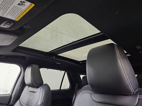 Used 2021 Ford Explorer ST w/ Premium Technology Package image 19