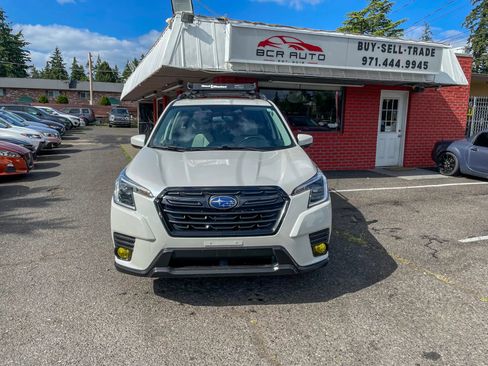 Used 2022 Subaru Forester Premium AWD/4WD image 6