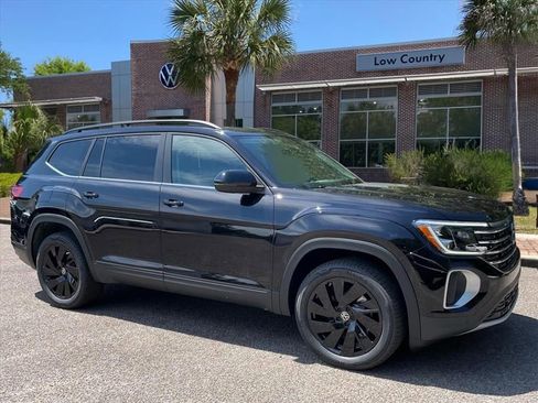 Used 2026 Volkswagen Atlas SE w/ Panoramic Sunroof Package FWD image 1