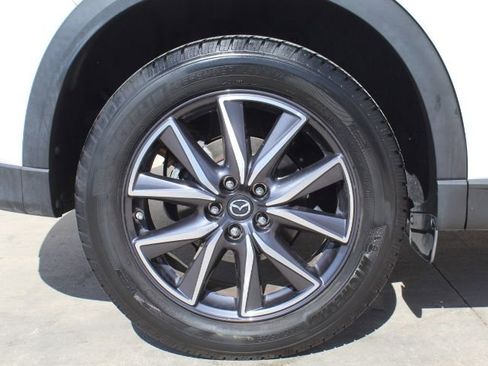 Used 2018 MAZDA CX-5 Touring w/ Preferred Equipment Package image 11