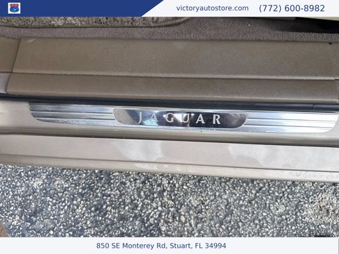 Used 2005 Jaguar XJ8 L image 23