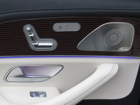 Certified 2023 Mercedes-Benz GLS 450 4MATIC image 17