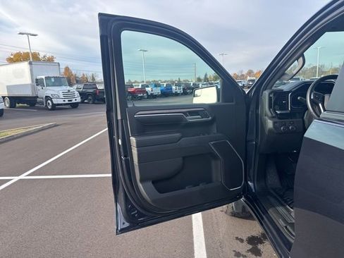 Used 2024 Chevrolet Silverado 1500 LT image 16